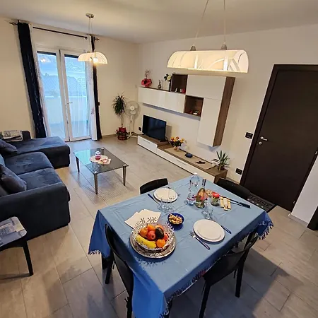 Kira 2 Apartment
